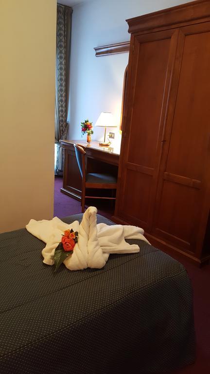 Hotel Castello มองต์โจเวต ภายนอก รูปภาพ